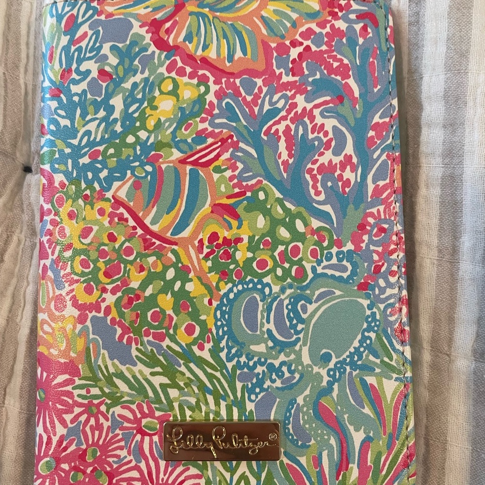 Lily Pulitzer passport case